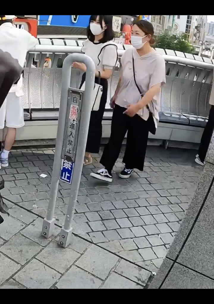 FC23105298 【おめでとう阪神タイガース!】ゆなちゃん大阪デートで人生2回目のエッチで3Pも?!CD4
